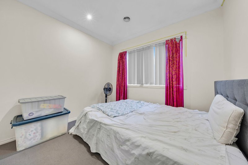 Photo - 22 Harkaway Avenue, Hoppers Crossing VIC 3029 - Image 5