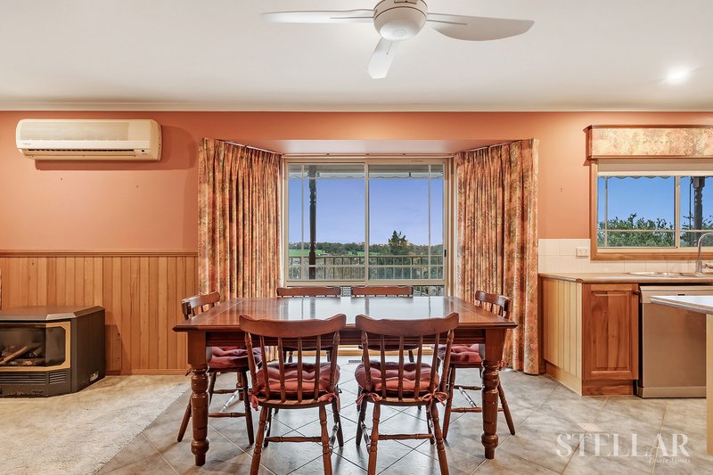 Photo - 22 Hatfield Drive, Drouin VIC 3818 - Image 11