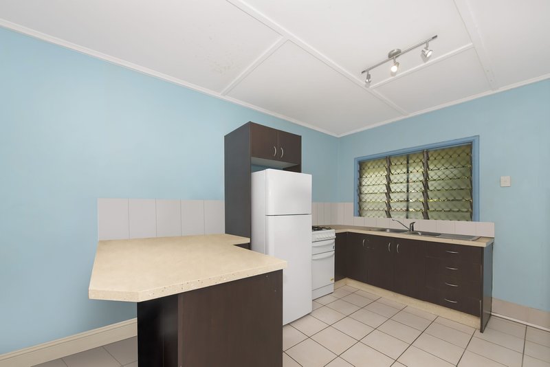 Photo - 2/2 Haymarket Street, Hyde Park QLD 4812 - Image 2