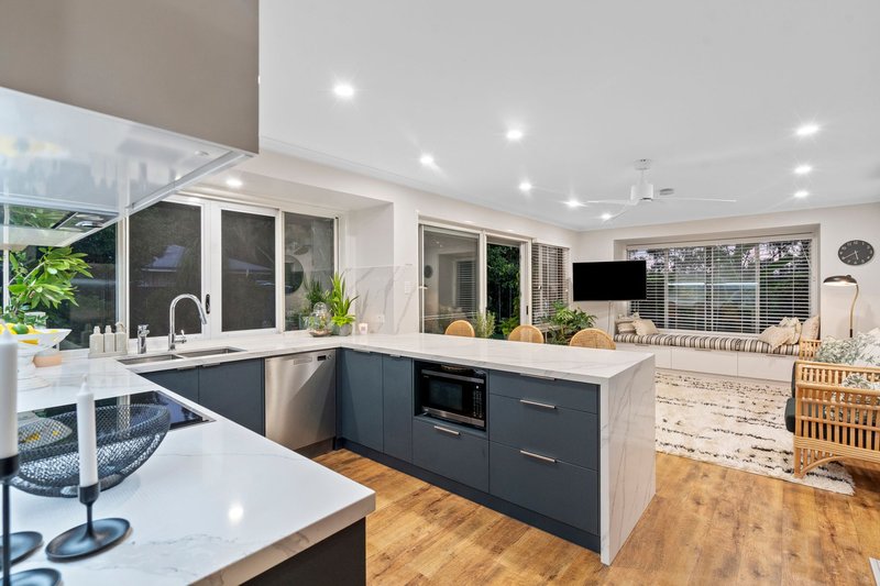 Photo - 22 Helisma Court, Mount Warren Park QLD 4207 - Image 3