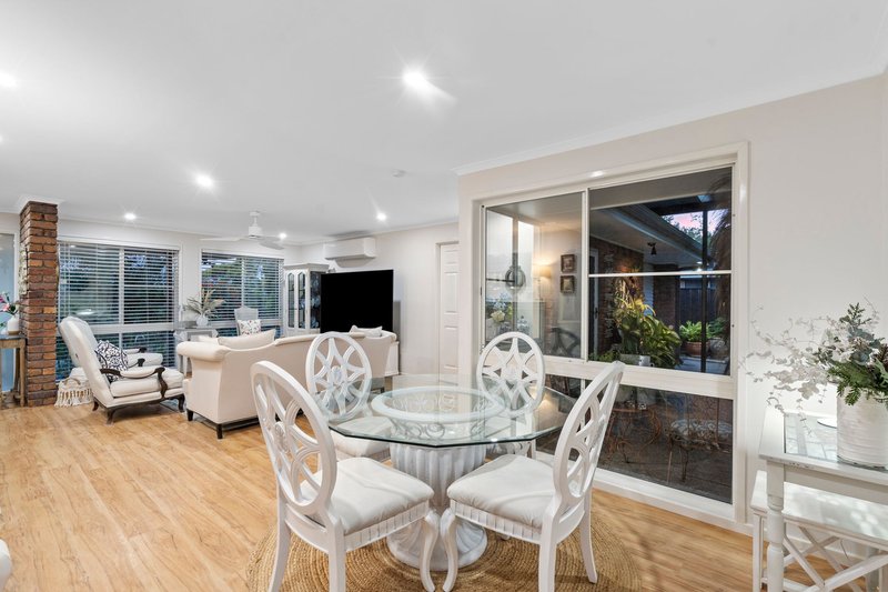 Photo - 22 Helisma Court, Mount Warren Park QLD 4207 - Image 7