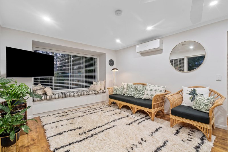Photo - 22 Helisma Court, Mount Warren Park QLD 4207 - Image 9