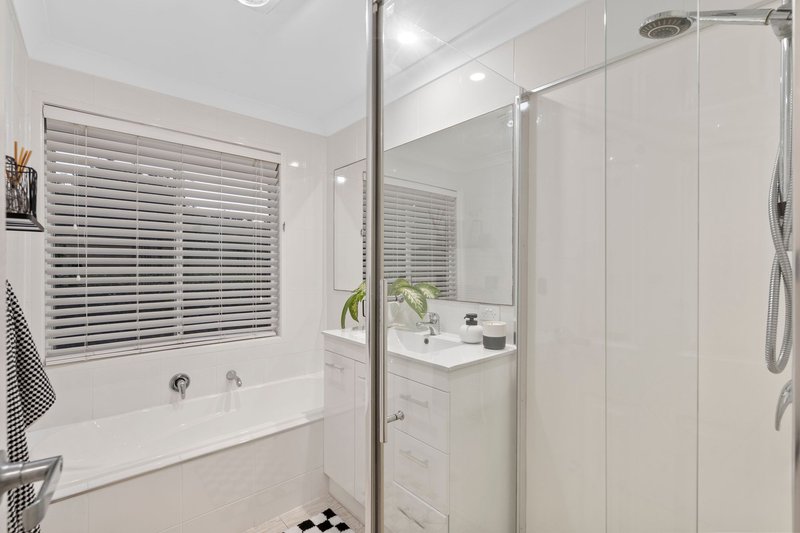 Photo - 22 Helisma Court, Mount Warren Park QLD 4207 - Image 14