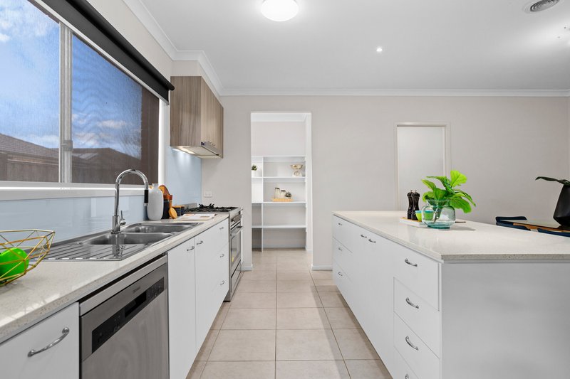 Photo - 22 Henwood Rise, Mernda VIC 3754 - Image 3