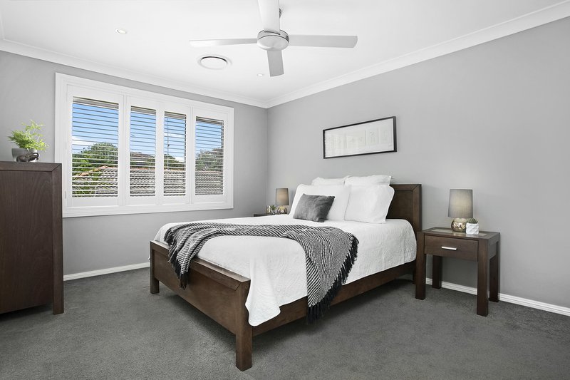 Photo - 2/2 Highclere Place, Castle Hill NSW 2154 - Image 6