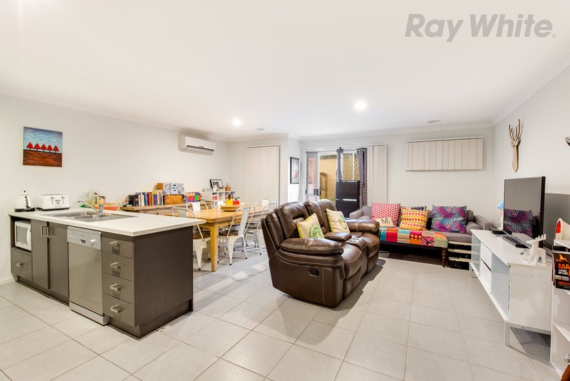 Photo - 22 Hillgrove Way, Mernda VIC 3754 - Image 3