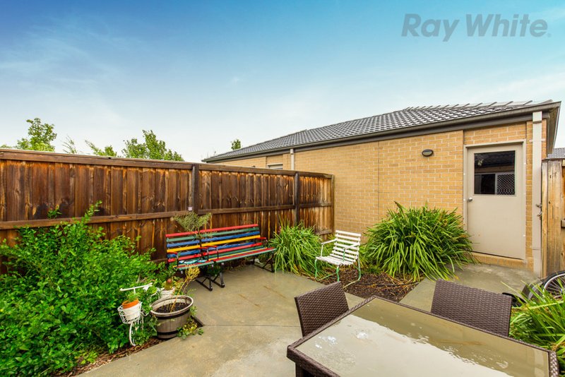 Photo - 22 Hillgrove Way, Mernda VIC 3754 - Image 6