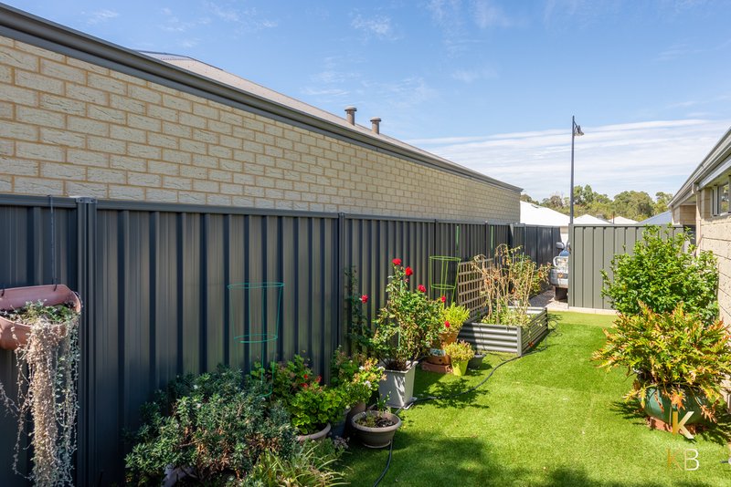 Photo - 22 Hiscox Cres , Baldivis WA 6171 - Image 13