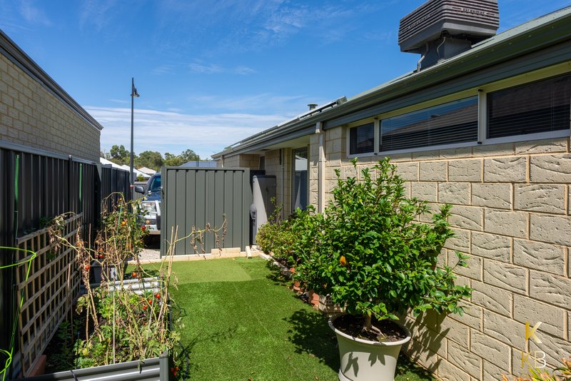 Photo - 22 Hiscox Cres , Baldivis WA 6171 - Image 15