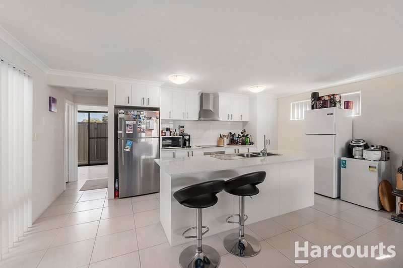 Photo - 22 Hocking Bend, Baldivis WA 6171 - Image 9