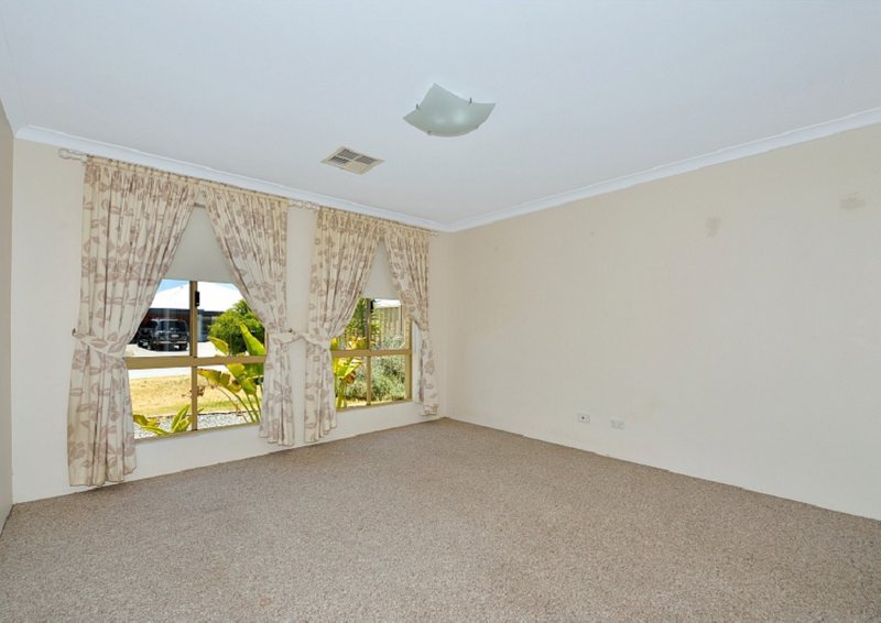 Photo - 22 Holloway Turn, Ravenswood WA 6208 - Image 3