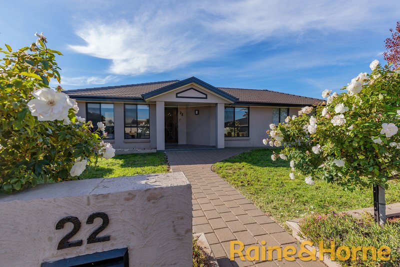 Photo - 22 Holmwood Drive, Dubbo NSW 2830 - Image 3