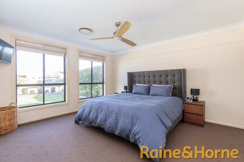 Photo - 22 Holmwood Drive, Dubbo NSW 2830 - Image 10