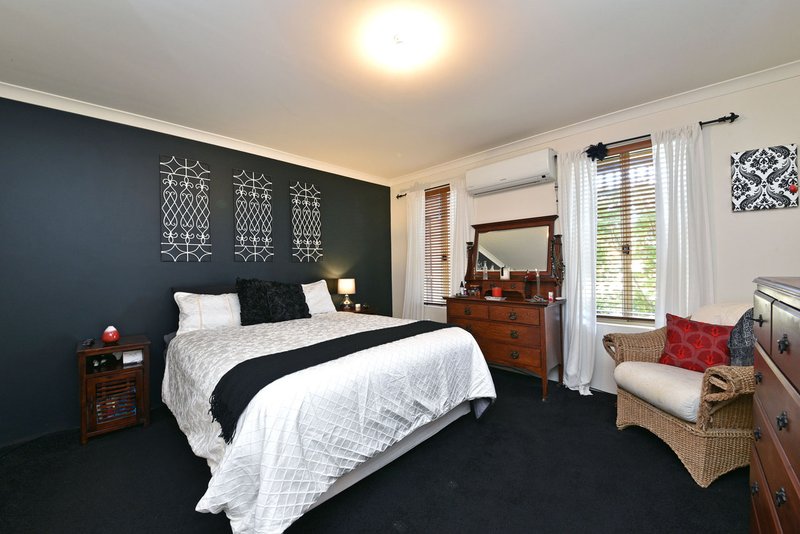 Photo - 22 Holyhead Green, Mindarie WA 6030 - Image 5