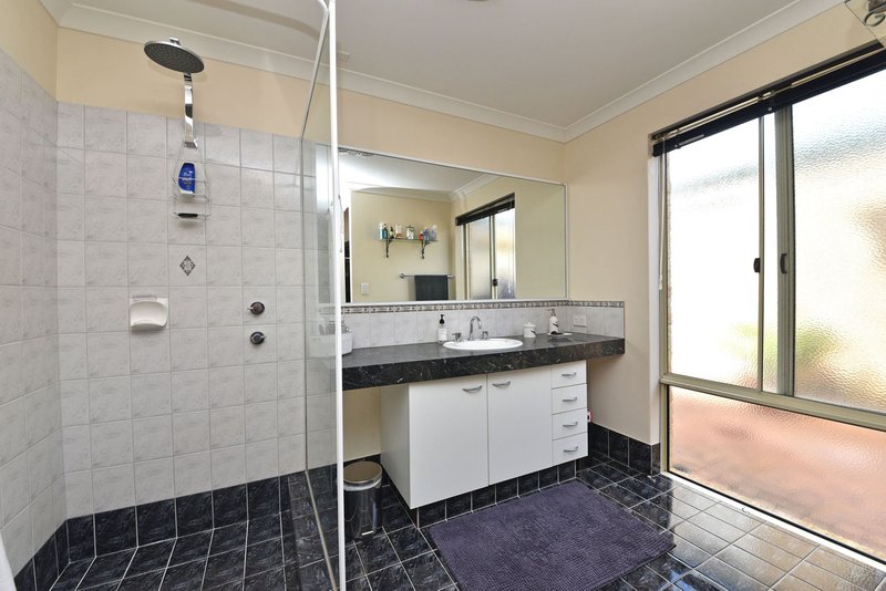 Photo - 22 Holyhead Green, Mindarie WA 6030 - Image 7