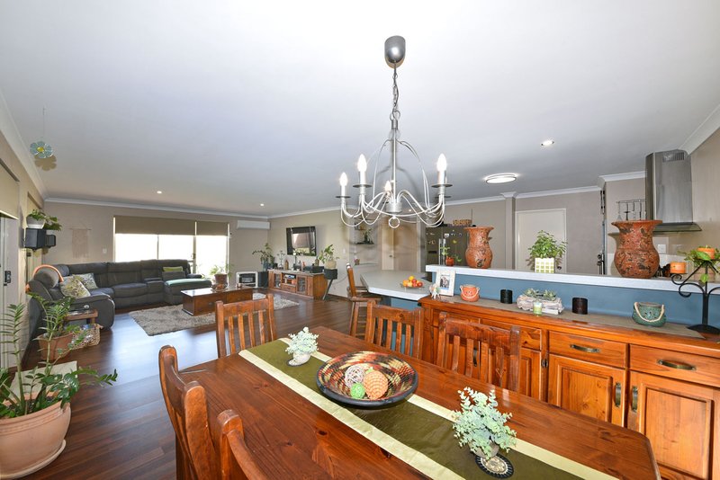 Photo - 22 Holyhead Green, Mindarie WA 6030 - Image 12