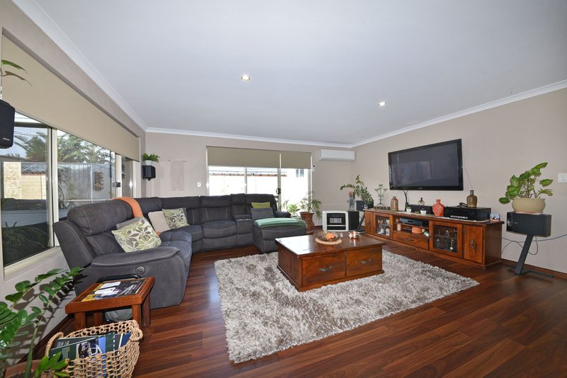 Photo - 22 Holyhead Green, Mindarie WA 6030 - Image 16