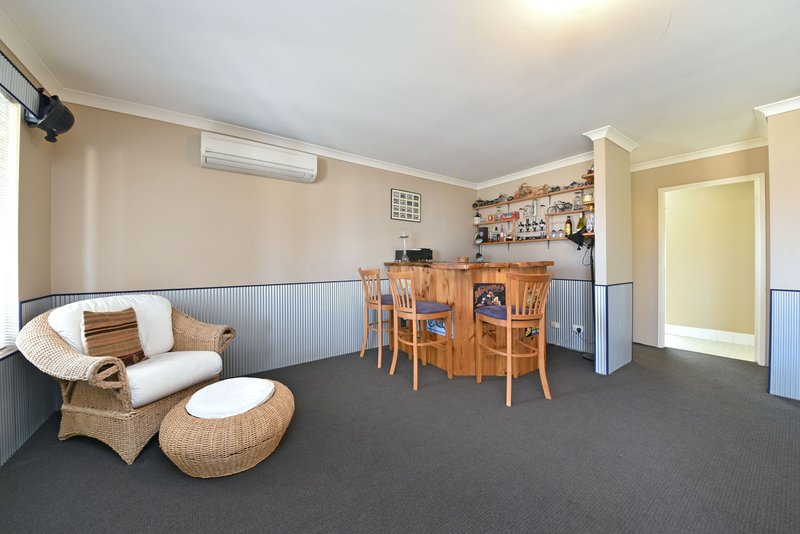 Photo - 22 Holyhead Green, Mindarie WA 6030 - Image 18