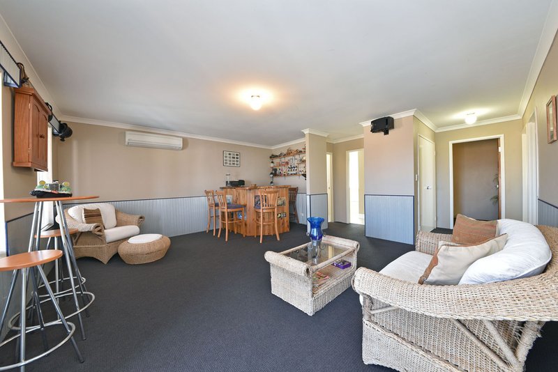 Photo - 22 Holyhead Green, Mindarie WA 6030 - Image 19