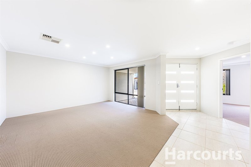 Photo - 22 Honeymyrtle Grange, Halls Head WA 6210 - Image 3