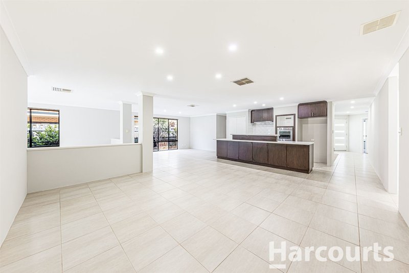 Photo - 22 Honeymyrtle Grange, Halls Head WA 6210 - Image 5