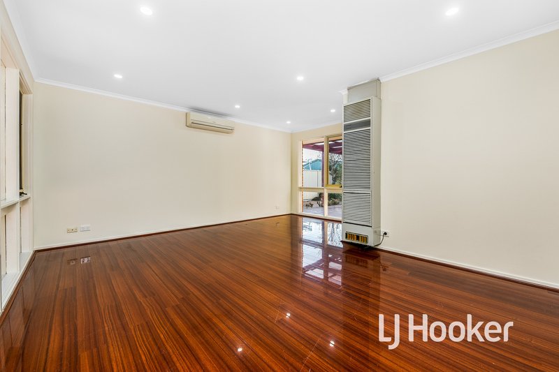 Photo - 22 Horsfield Street, Cranbourne North VIC 3977 - Image 4