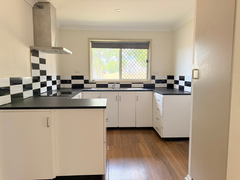 Photo - 22 Houston Drive, Crestmead QLD 4132 - Image 3