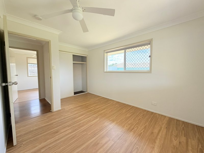 Photo - 22 Houston Drive, Crestmead QLD 4132 - Image 5