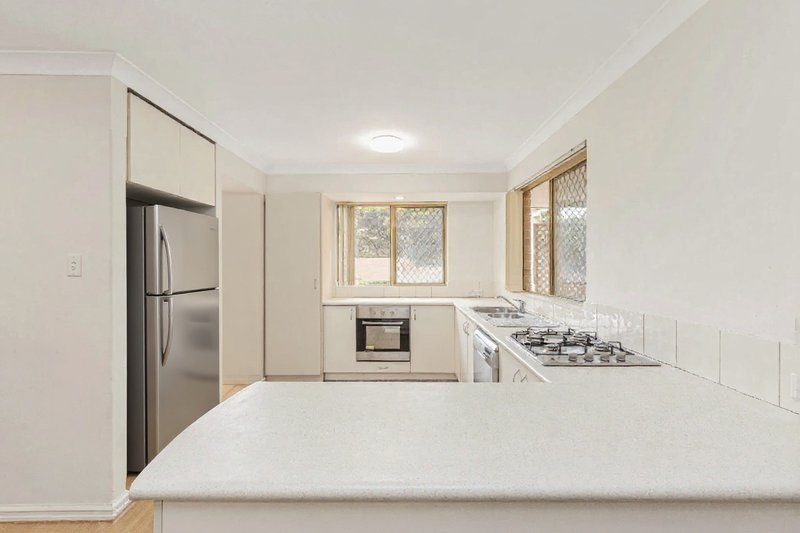 Photo - 22 Huntingdale Crescent, Connolly WA 6027 - Image 4