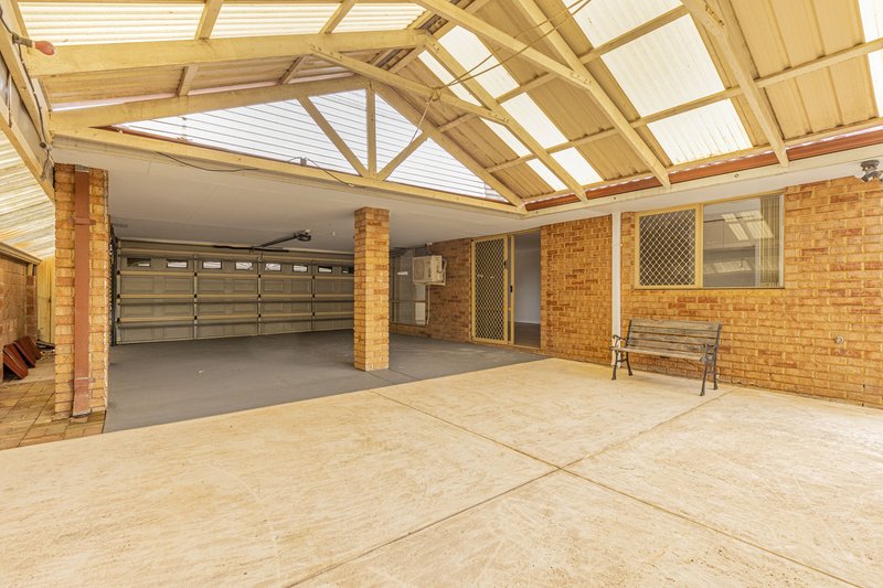 Photo - 22 Huntingdale Crescent, Connolly WA 6027 - Image 5