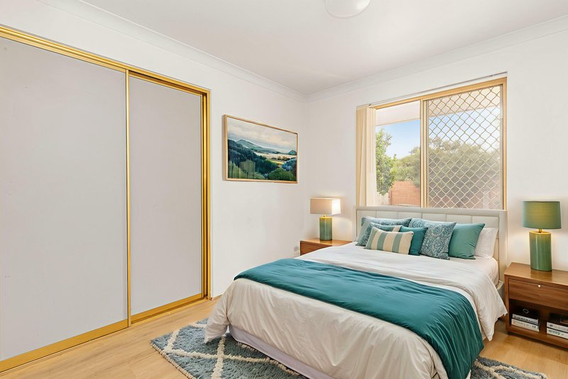 Photo - 22 Huntingdale Crescent, Connolly WA 6027 - Image 9