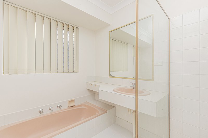 Photo - 22 Huntingdale Crescent, Connolly WA 6027 - Image 12