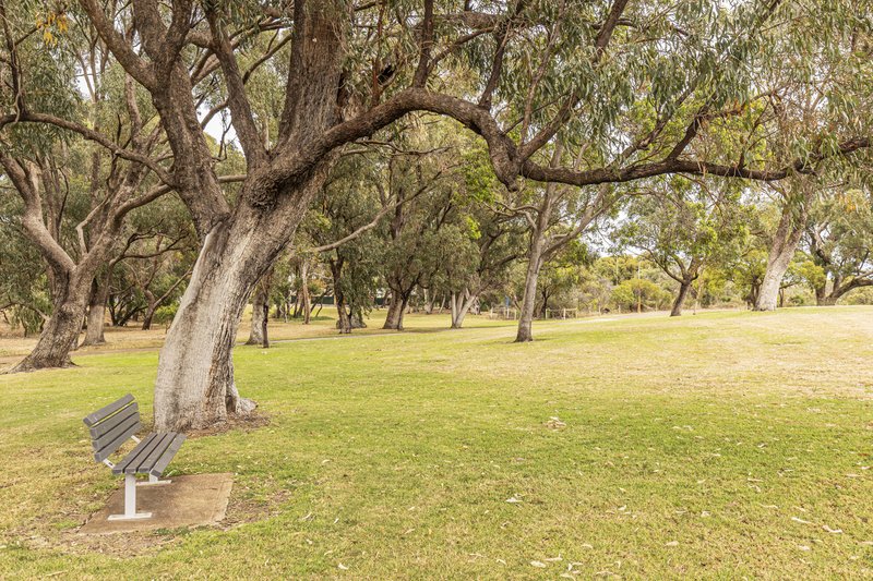 Photo - 22 Huntingdale Crescent, Connolly WA 6027 - Image 18