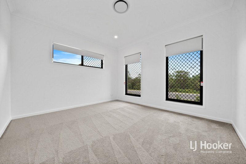 Photo - 22 Illawarra Crescent, Yarrabilba QLD 4207 - Image 4