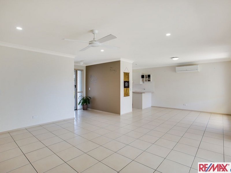 Photo - 22 Inverness Ct , Nerang QLD 4211 - Image 2