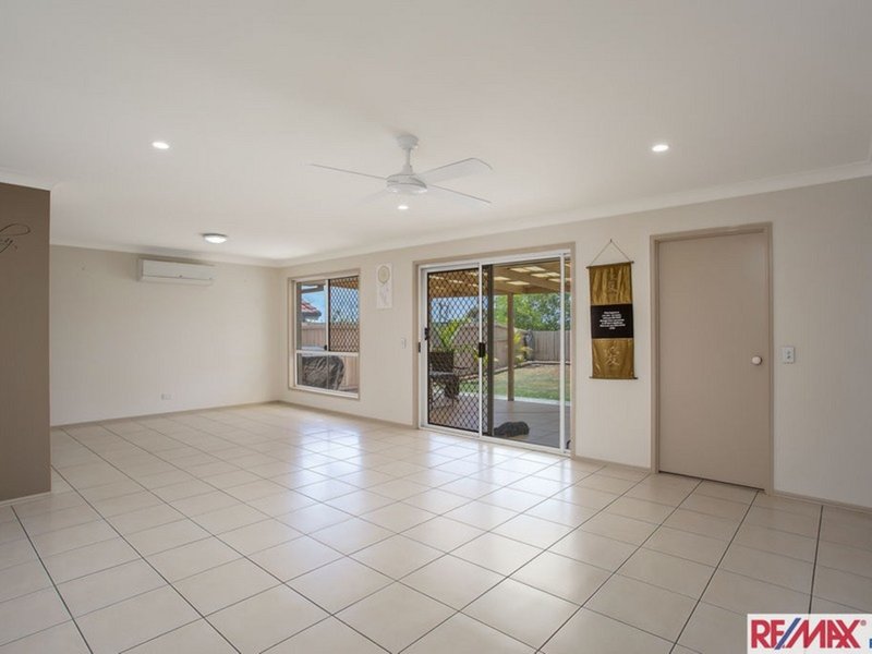 Photo - 22 Inverness Ct , Nerang QLD 4211 - Image 4