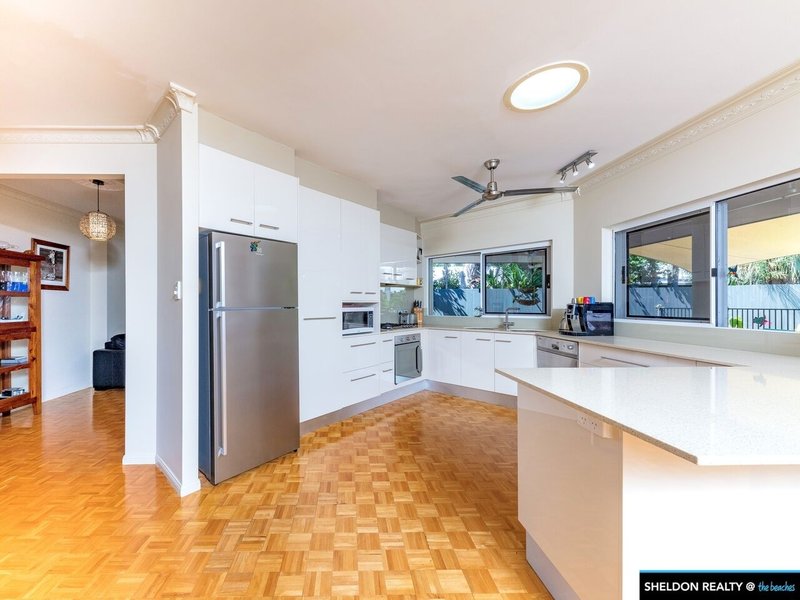 Photo - 22 Isaac Smith Close, Kewarra Beach QLD 4879 - Image 8