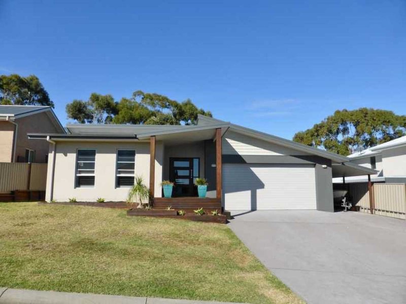 22 Isabella Parade, Forster NSW 2428