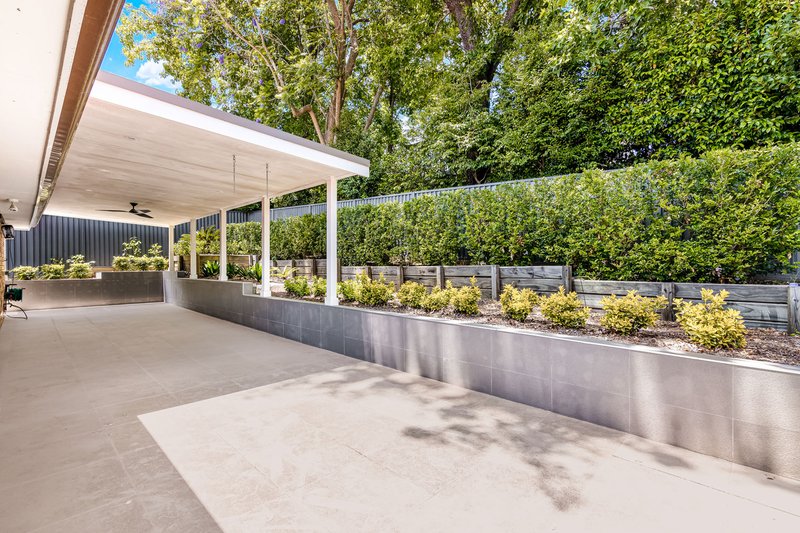 Photo - 22 Jacaranda Avenue, Baulkham Hills NSW 2153 - Image 9