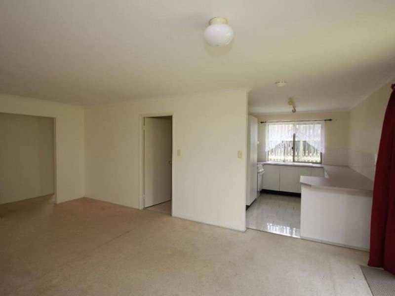 Photo - 22 Jade Garden Drive, Boronia Heights QLD 4124 - Image 9