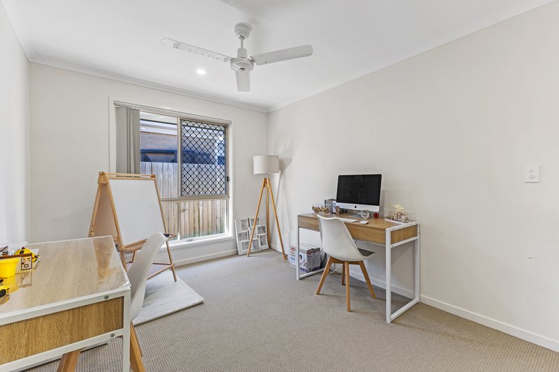Photo - 22 Japoon Street, North Lakes QLD 4509 - Image 5