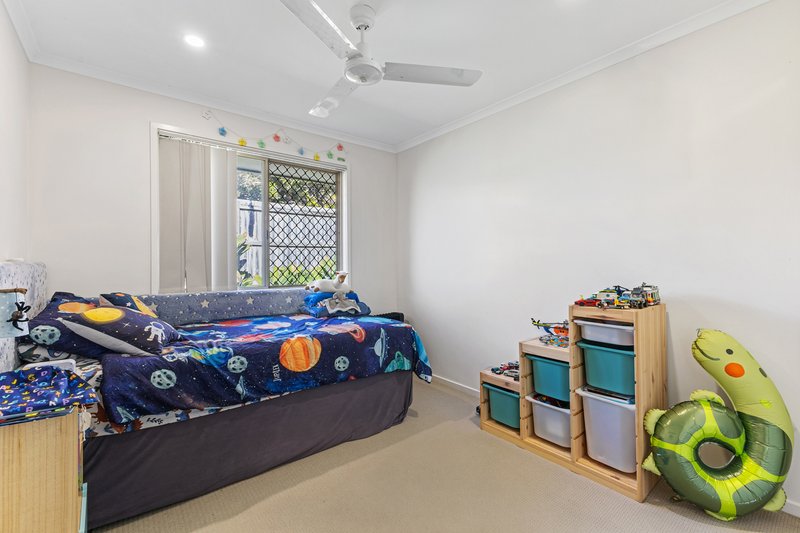 Photo - 22 Japoon Street, North Lakes QLD 4509 - Image 14