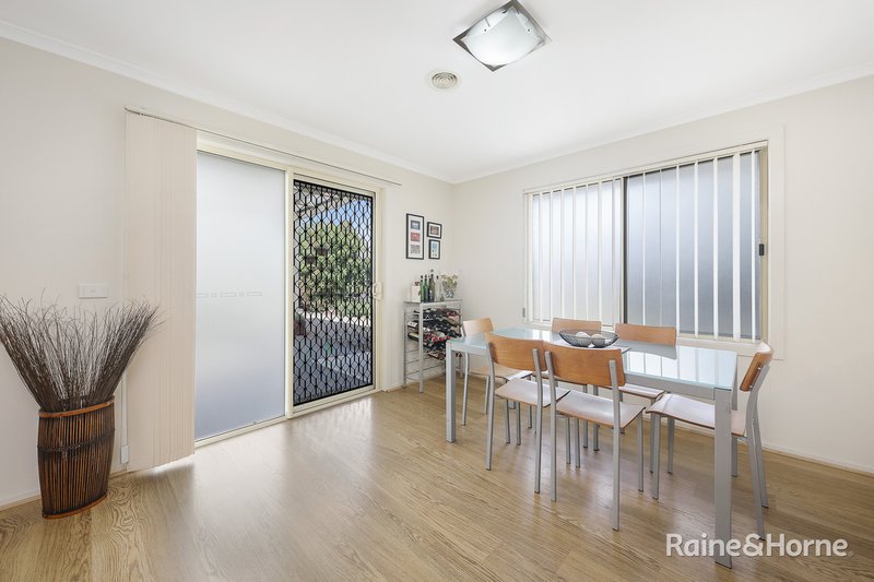 Photo - 22 Jardine Crescent, Sunbury VIC 3429 - Image 6