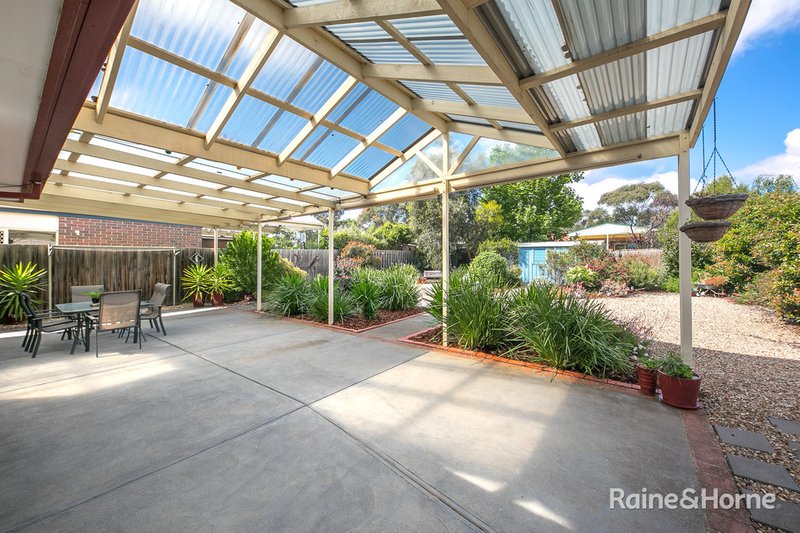 Photo - 22 Jardine Crescent, Sunbury VIC 3429 - Image 11