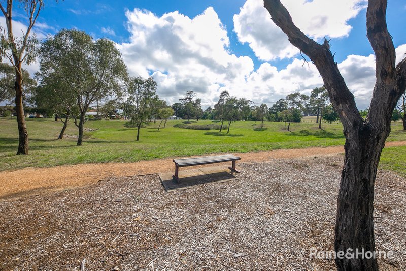 Photo - 22 Jardine Crescent, Sunbury VIC 3429 - Image 15