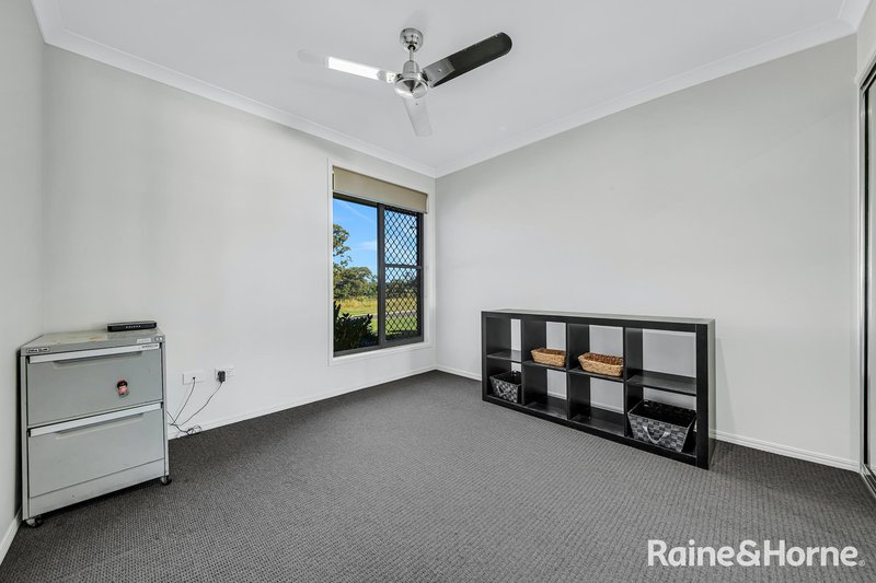 Photo - 22 Jeana Close, Boyne Island QLD 4680 - Image 8