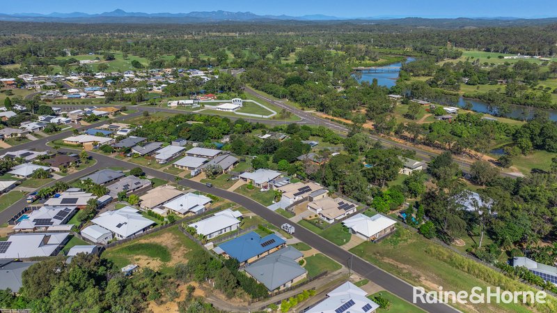 Photo - 22 Jeana Close, Boyne Island QLD 4680 - Image 20