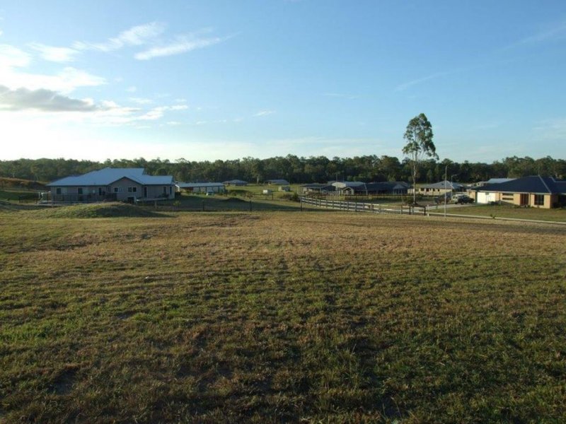 Photo - 22 Jillaroo Close, Benaraby QLD 4680 - Image 4