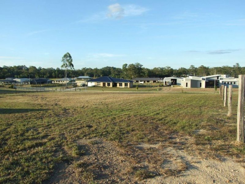 Photo - 22 Jillaroo Close, Benaraby QLD 4680 - Image 10