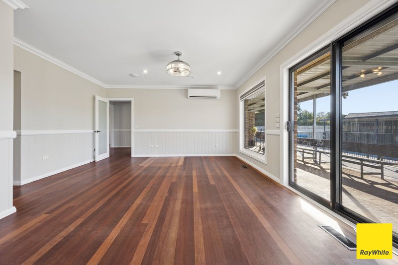 Photo - 22 John Dwyer Crescent, Bungendore NSW 2621 - Image 4
